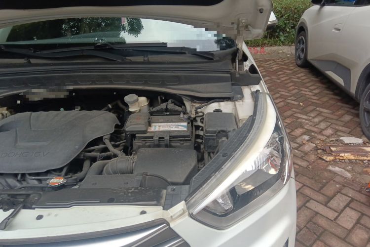 Used Hyundai ix25 2015 1.6L Automatic Two-Wheel Drive Smart GLS Trim Engine Bay Left