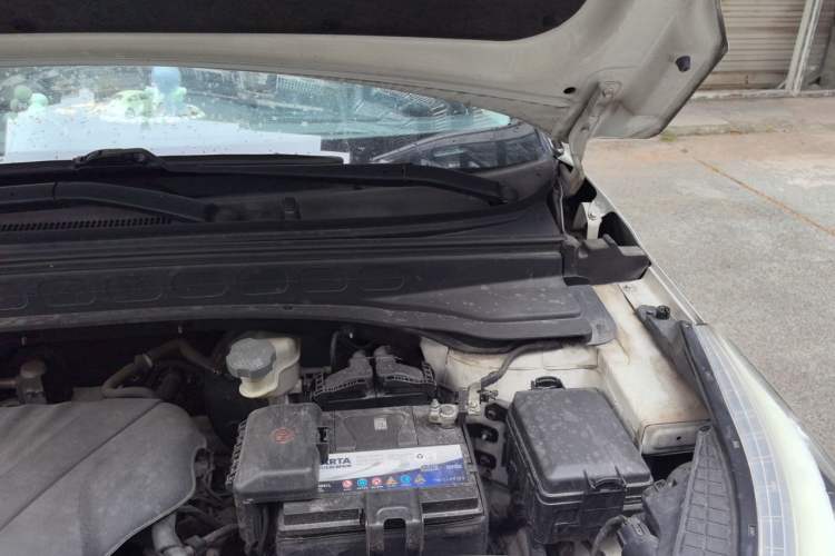 Used Hyundai ix25 2015 1.6L Automatic Two-Wheel Drive Smart GLS Trim Engine Bay Left