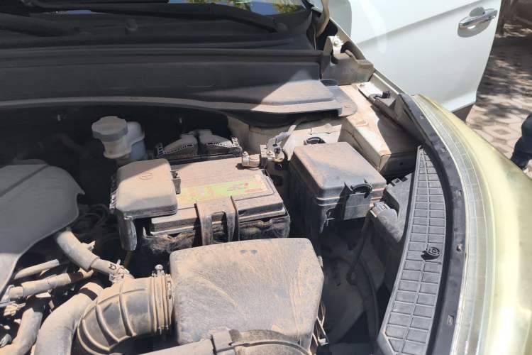 Used Hyundai ix25 2015 1.6L Automatic Two-Wheel Drive Smart GLS Trim Engine Bay Left