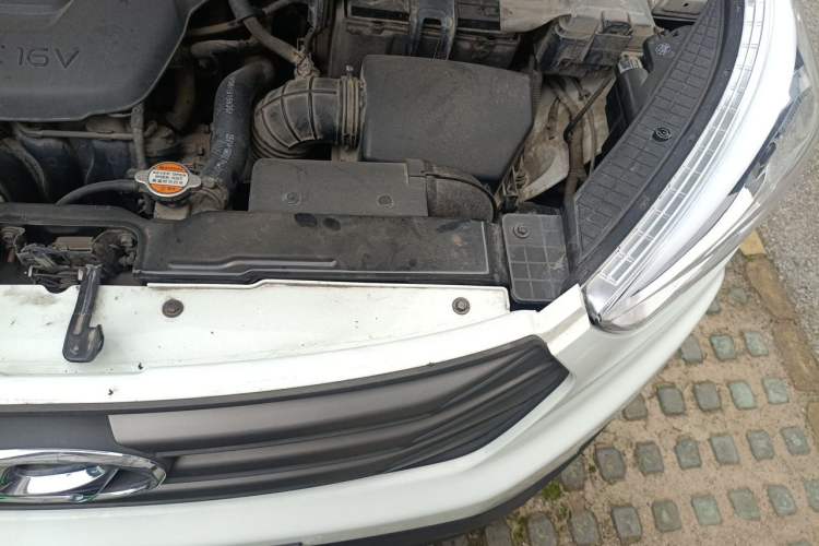 Used Hyundai ix25 2015 1.6L Manual Two-Wheel Drive Fashionable GS Model Engine Bay Left