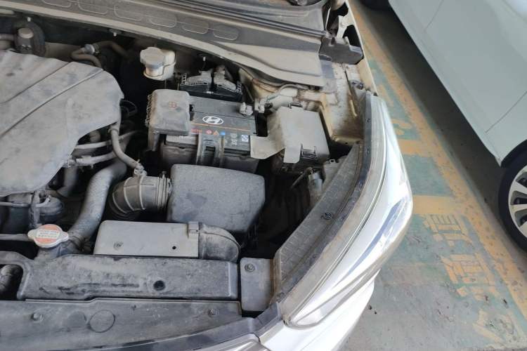 Used Hyundai ix25 2015 1.6L Automatic Two-Wheel Drive Smart GLS Trim Engine Bay Left