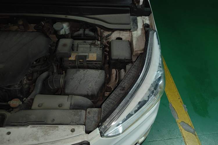 Used Hyundai ix25 2015 1.6L Automatic Two-Wheel Drive Smart GLS Trim Engine Bay Left