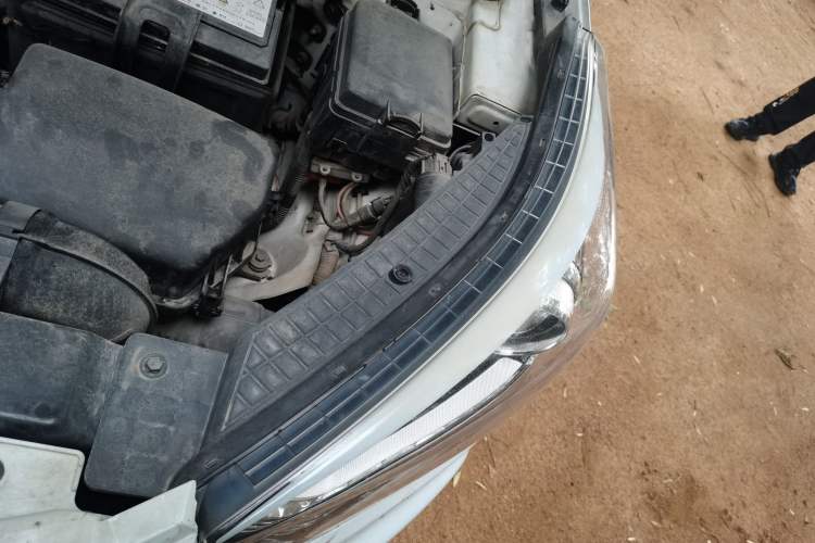 Used Hyundai ix25 2015 1.6L Automatic Two-Wheel-Drive Deluxe DLX Model Engine Bay Left