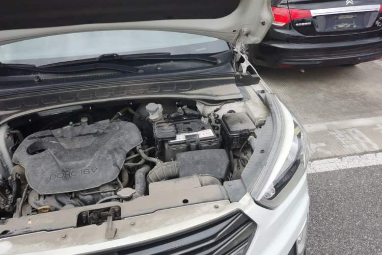 Used Hyundai ix25 2015 1.6L Automatic Two-Wheel Drive Smart GLS Trim Engine Bay Left