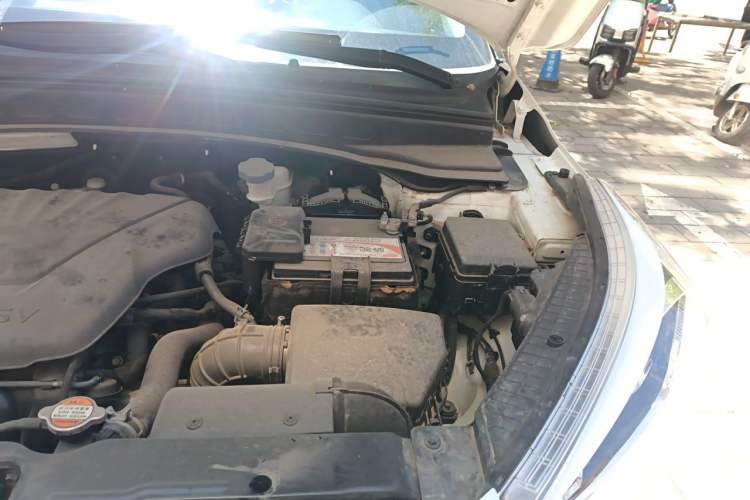 Used Hyundai ix25 2015 1.6L Automatic Two-Wheel Drive Smart GLS Trim Engine Bay Left
