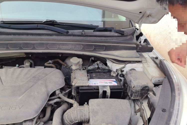 Used Hyundai ix25 2015 1.6L Automatic Two-Wheel Drive Smart GLS Trim Engine Bay Left