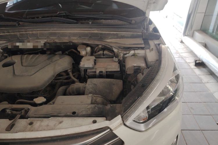 Used Hyundai ix25 2015 1.6L Automatic Two-Wheel Drive Smart GLS Trim Engine Bay Left