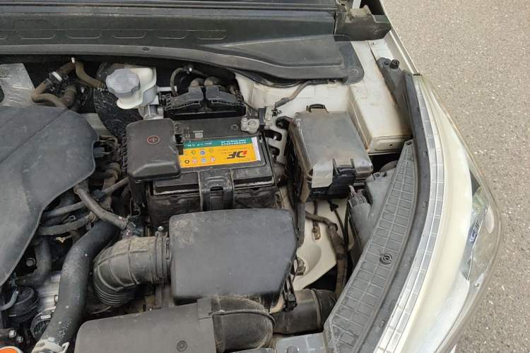 Used Hyundai ix25 2015 1.6L Automatic Two-Wheel Drive Smart GLS Trim Engine Bay Left
