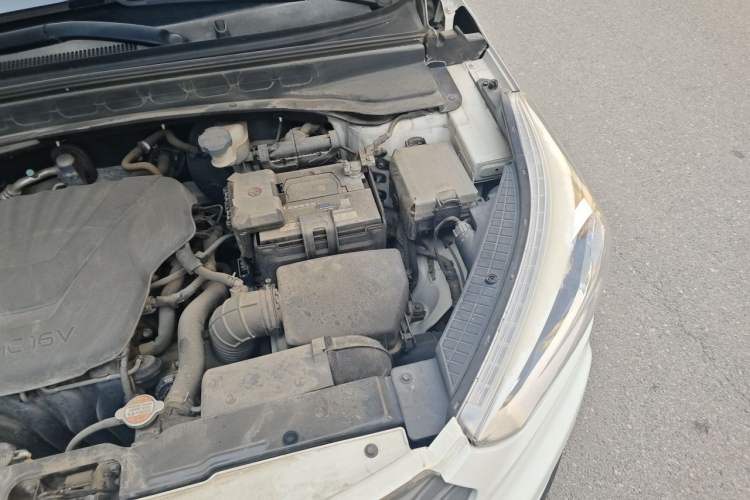 Used Hyundai ix25 2015 1.6L Manual Two-Wheel Drive Fashionable GS Model Engine Bay Left