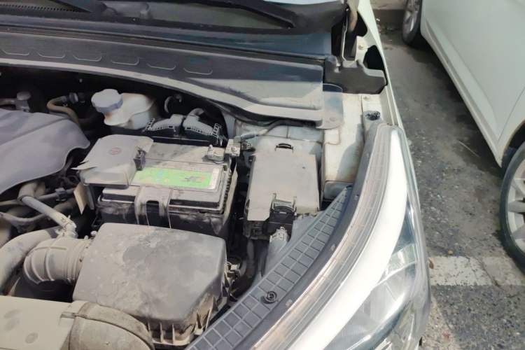 Used Hyundai ix25 2015 1.6L Automatic Two-Wheel Drive Smart GLS Trim Engine Bay Left