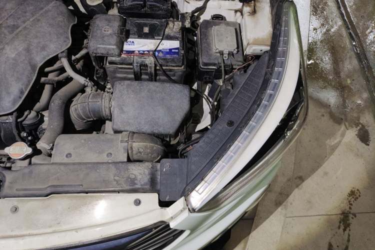 Used Hyundai ix25 2015 1.6L Automatic Two-Wheel Drive Smart GLS Trim Engine Bay Left