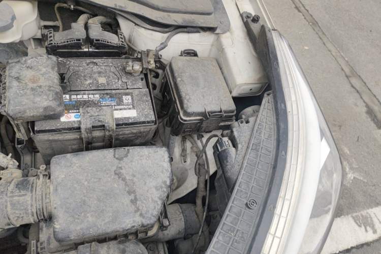 Used Hyundai ix25 2015 1.6L Automatic Two-Wheel Drive Smart GLS Trim Engine Bay Left
