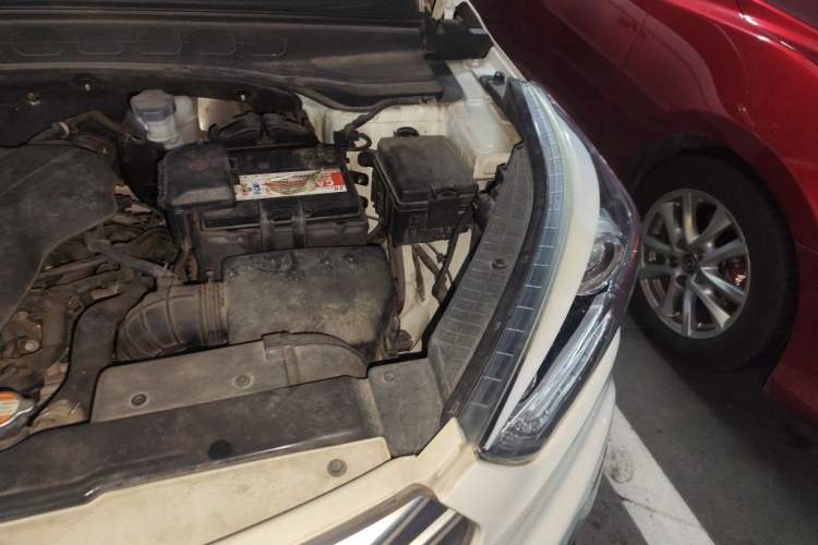 Used Hyundai ix25 2015 1.6L Automatic Two-Wheel-Drive Deluxe DLX Model Engine Bay Left