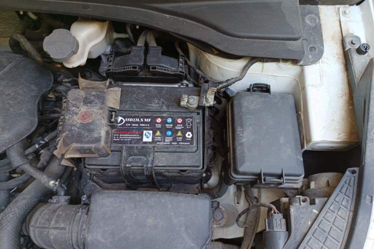 Used Hyundai ix25 2015 1.6L Automatic Two-Wheel Drive Smart GLS Trim Engine Bay Left