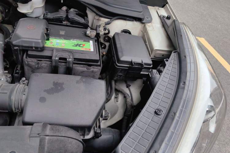 Used Hyundai ix25 2015 2.0L Automatic Two-Wheel Drive Intelligent GLS Engine Bay Left