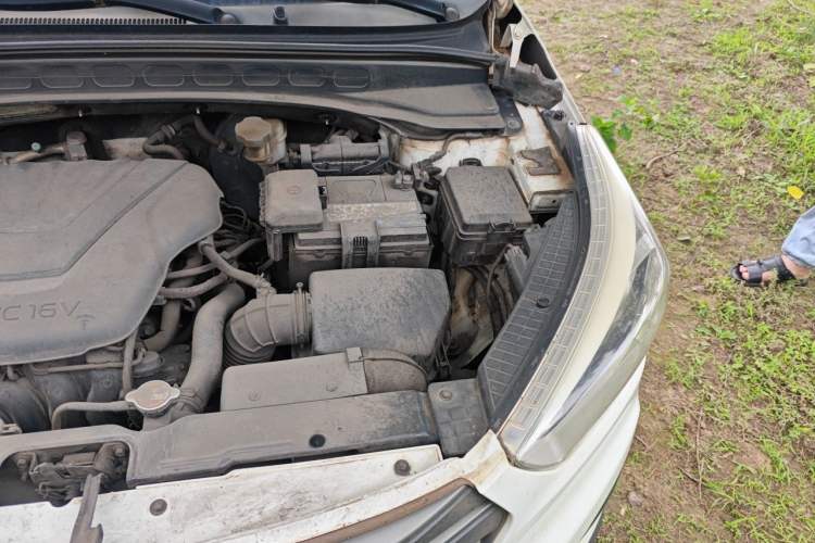 Used Hyundai ix25 2015 1.6L Manual Two-Wheel Drive Fashionable GS Model Engine Bay Left
