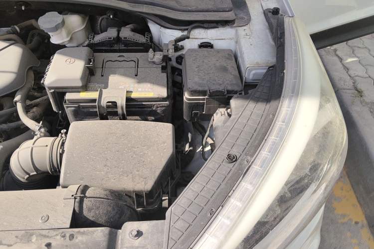Used Hyundai ix25 2015 1.6L Automatic Two-Wheel Drive Smart GLS Trim Engine Bay Left