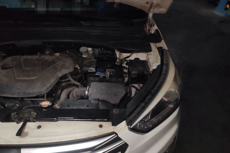 Used Hyundai ix25 2015 1.6L Automatic Two-Wheel-Drive Deluxe DLX Model Engine Bay Left