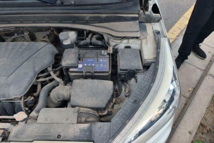 Used Hyundai ix25 2015 1.6L Automatic Two-Wheel Drive Smart GLS Trim Engine Bay Left