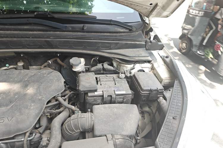 Used Hyundai ix25 2015 1.6L Automatic Two-Wheel Drive Smart GLS Trim Engine Bay Left