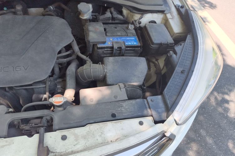 Used Hyundai ix25 2015 1.6L Automatic Two-Wheel Drive Smart GLS Trim Engine Bay Left