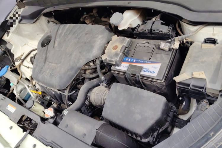 Used Hyundai ix25 2015 1.6L Automatic Two-Wheel-Drive Deluxe DLX Model Engine Bay Left