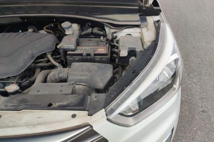 Used Hyundai ix25 2015 1.6L Automatic Two-Wheel Drive Smart GLS Trim Engine Bay Left