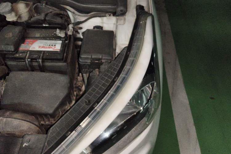 Used Hyundai ix25 2015 1.6L Automatic Two-Wheel Drive Smart GLS Trim Engine Bay Left