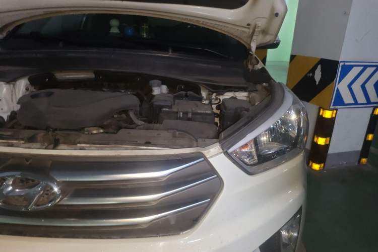 Used Hyundai ix25 2015 1.6L Automatic Two-Wheel Drive Smart GLS Trim Engine Bay Left
