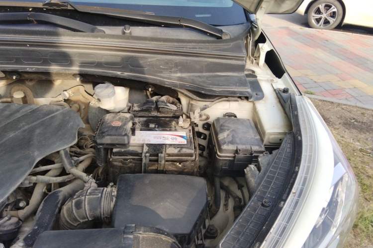 Used Hyundai ix25 2015 1.6L Automatic Two-Wheel Drive Smart GLS Trim Engine Bay Left