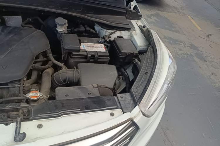 Used Hyundai ix25 2015 1.6L Automatic Two-Wheel Drive Smart GLS Trim Engine Bay Left