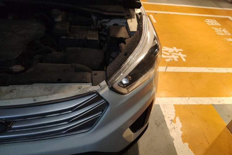 Used Hyundai ix25 2015 1.6L Manual Two-Wheel Drive Fashionable GS Model Engine Bay Left
