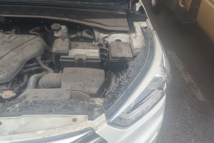 Used Hyundai ix25 2015 1.6L Automatic Two-Wheel-Drive Deluxe DLX Model Engine Bay Left