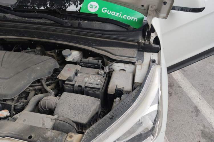 Used Hyundai ix25 2015 1.6L Manual Two-Wheel Drive Fashionable GS Model Engine Bay Left
