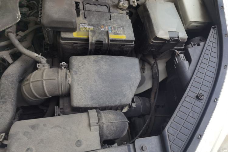 Used Hyundai ix25 2015 1.6L Automatic Two-Wheel-Drive Deluxe DLX Model Engine Bay Left