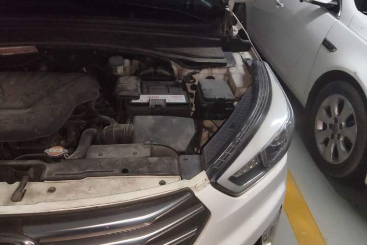 Used Hyundai ix25 2015 1.6L Automatic Two-Wheel Drive Smart GLS Trim Engine Bay Left