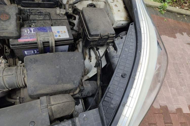 Used Hyundai ix25 2015 1.6L Automatic Two-Wheel Drive Smart GLS Trim Engine Bay Left