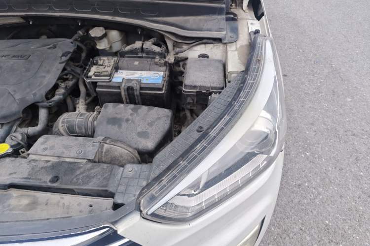 Used Hyundai ix25 2015 2.0L Automatic Two-Wheel Drive Intelligent GLS Engine Bay Left