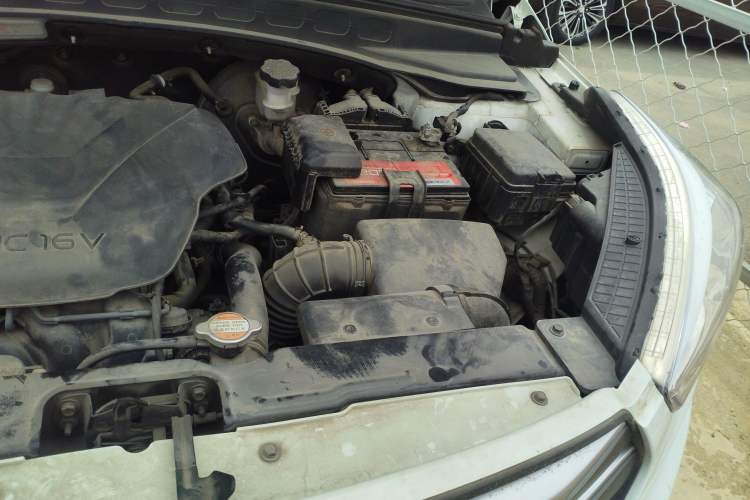 Used Hyundai ix25 2015 1.6L Automatic Two-Wheel Drive Smart GLS Trim Engine Bay Left