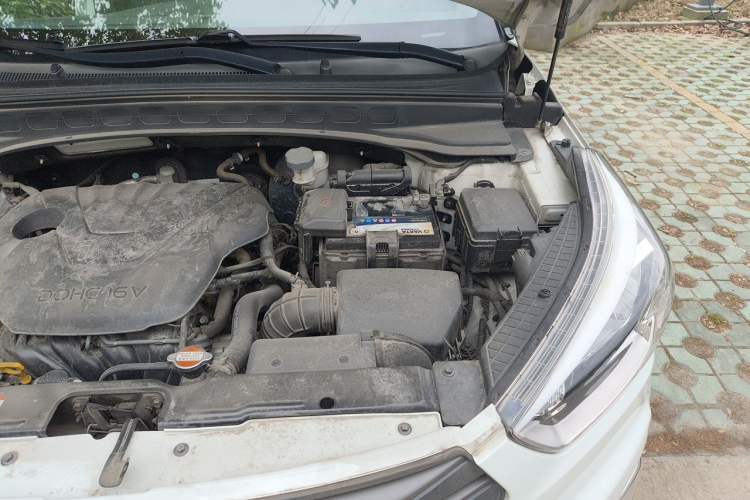Used Hyundai ix25 2015 1.6L Manual Two-Wheel Drive Fashionable GS Model Engine Bay Left