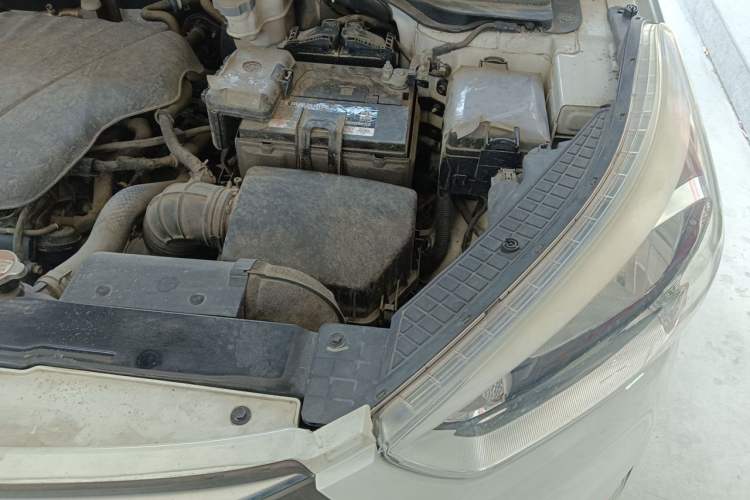 Used Hyundai ix25 2015 1.6L Automatic Two-Wheel Drive Smart GLS Trim Engine Bay Left