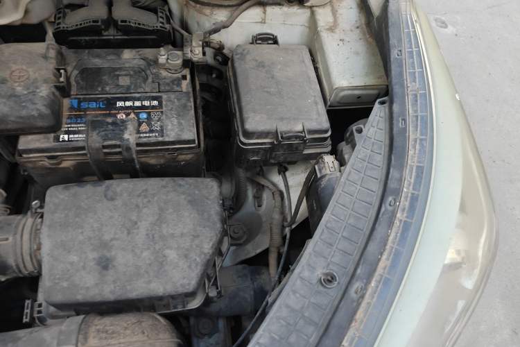 Used Hyundai ix25 2015 1.6L Automatic Two-Wheel-Drive Deluxe DLX Model Engine Bay Left