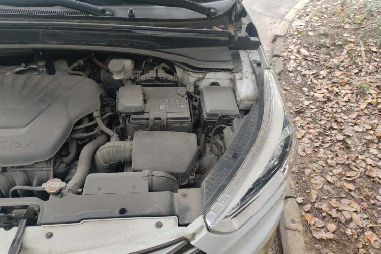Used Hyundai ix25 2015 1.6L Automatic Two-Wheel Drive Smart GLS Trim Engine Bay Left