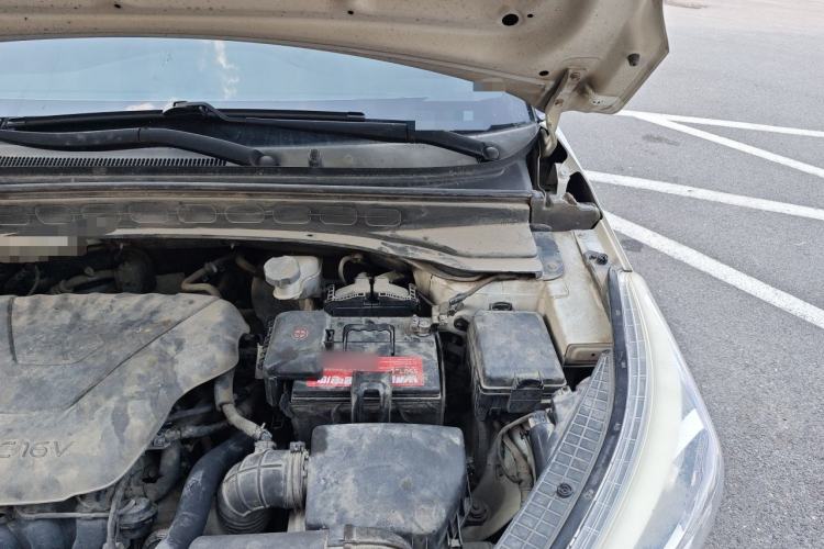 Used Hyundai ix25 2015 1.6L Automatic Two-Wheel Drive Fashionable GS Model Engine Bay Left