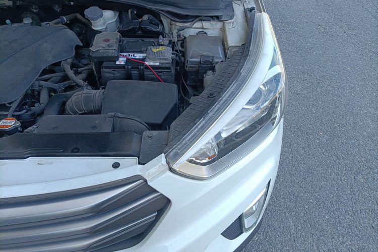 Used Hyundai ix25 2015 1.6L Automatic Two-Wheel Drive Smart GLS Trim Engine Bay Left