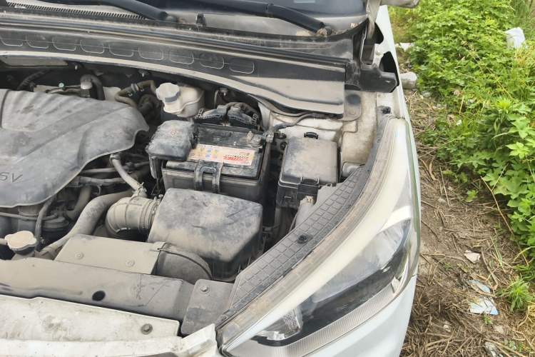 Used Hyundai ix25 2015 1.6L Automatic Two-Wheel Drive Smart GLS Trim Engine Bay Left