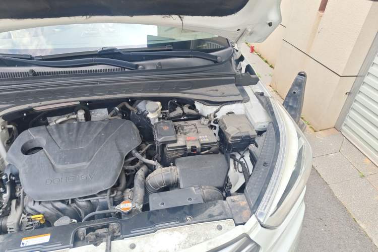 Used Hyundai ix25 2015 1.6L Automatic Two-Wheel Drive Smart GLS Trim Engine Bay Left