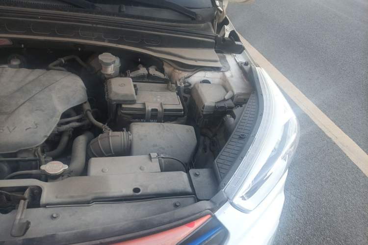Used Hyundai ix25 2015 1.6L Automatic Two-Wheel Drive Smart GLS Trim Engine Bay Left