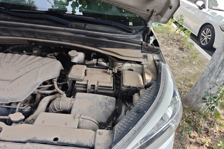 Used Hyundai ix25 2015 1.6L Automatic Two-Wheel Drive Smart GLS Trim Engine Bay Left