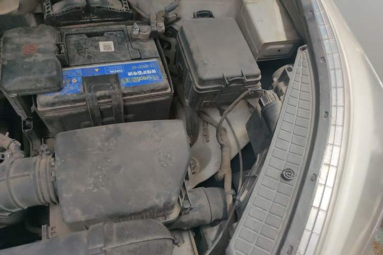Used Hyundai ix25 2015 1.6L Automatic Two-Wheel Drive Smart GLS Trim Engine Bay Left